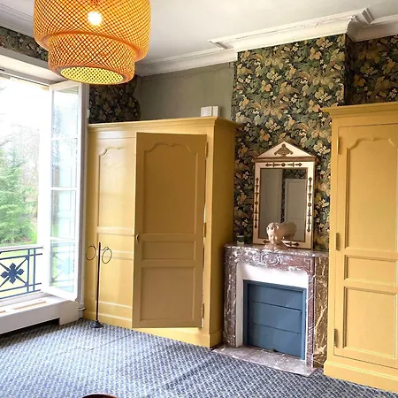 Chateau De * Cesny-aux-Vignes