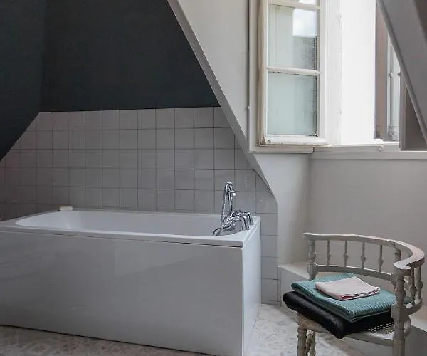 Chateau De Cesny-aux-Vignes