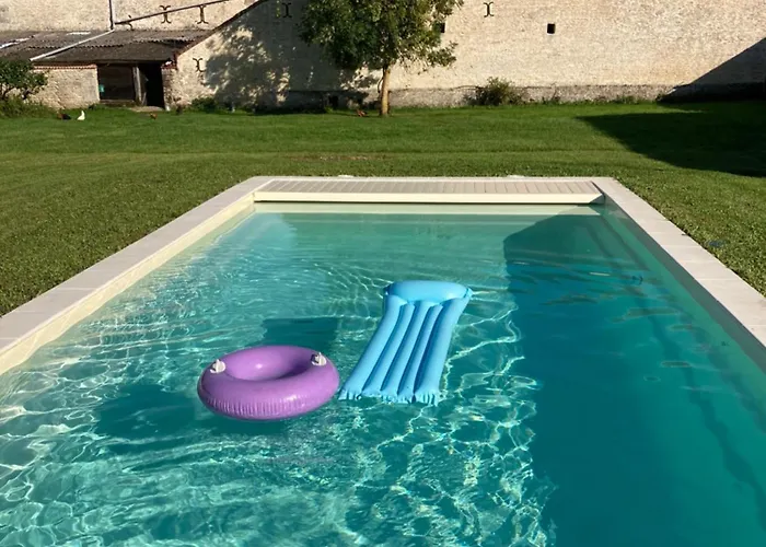 Chateau De * Cesny-aux-Vignes