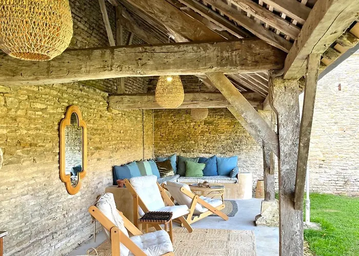 Chateau De Cesny-aux-Vignes